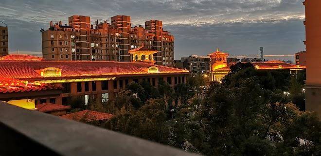 Mehood Lestie Hotel Image