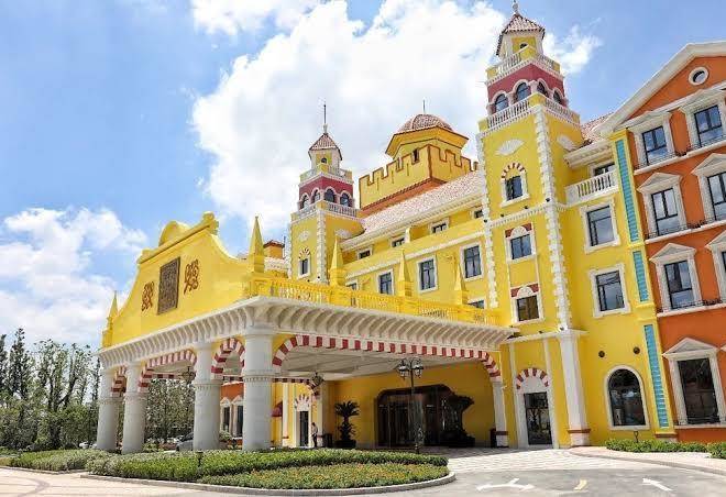 The gleetour hotel