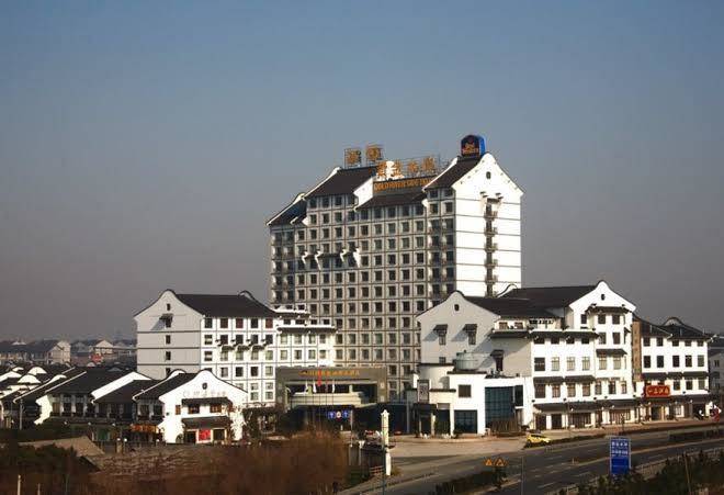 Gold river side hotel wuzhen