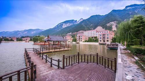 Huashan xinghe holiday resort