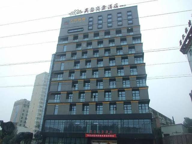 Lotus hotel