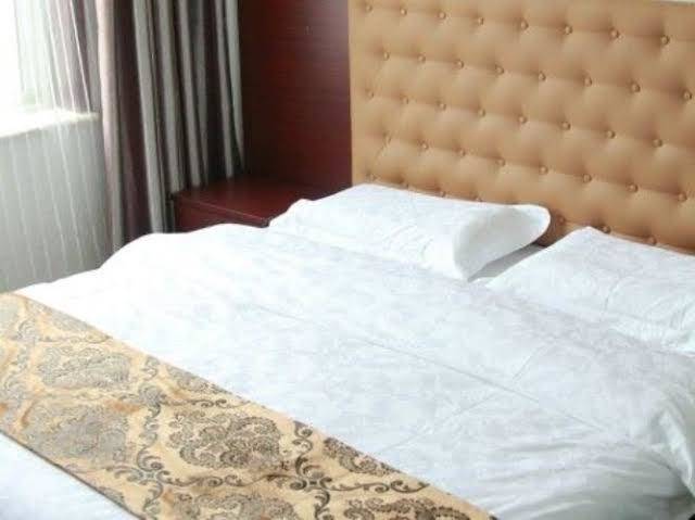 Super 8 hotel