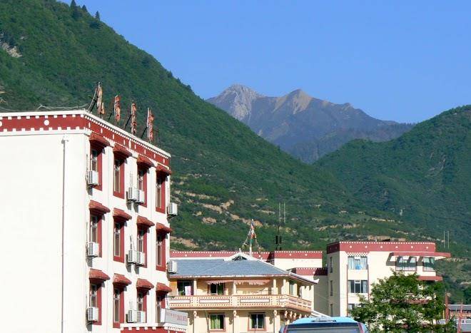 Gesang hotel jiuzhaigou sichuan