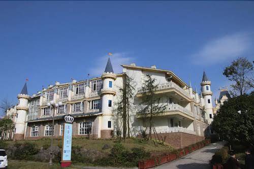 Fairy tale world theme hotel