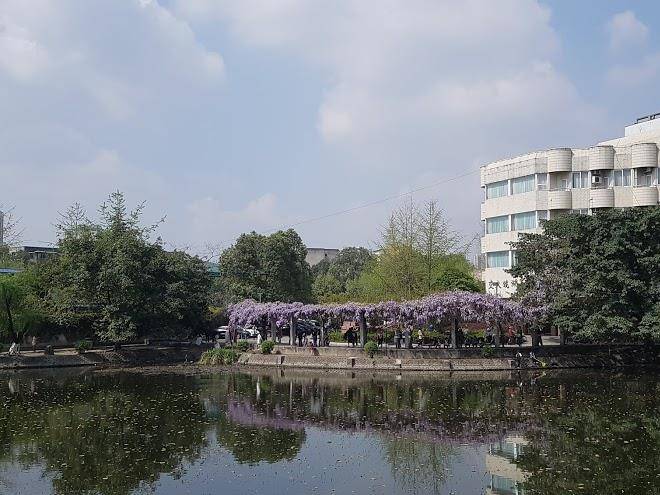 Jiaotong university jinghu hotel