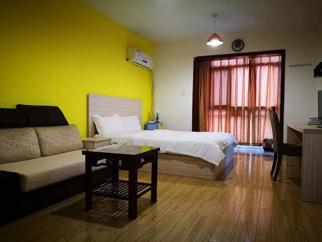 Merry hotel