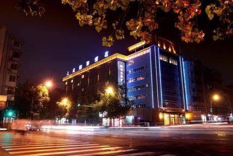 Sacen grand hotel