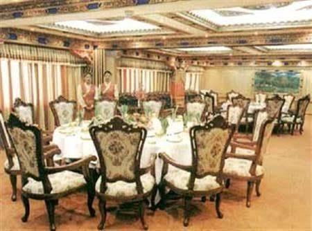 Golden bridge hotel lhasa