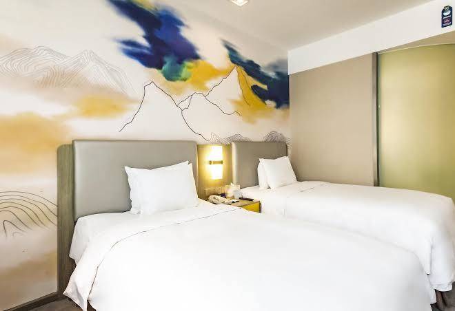 Holiday inn express lhasa potala palace