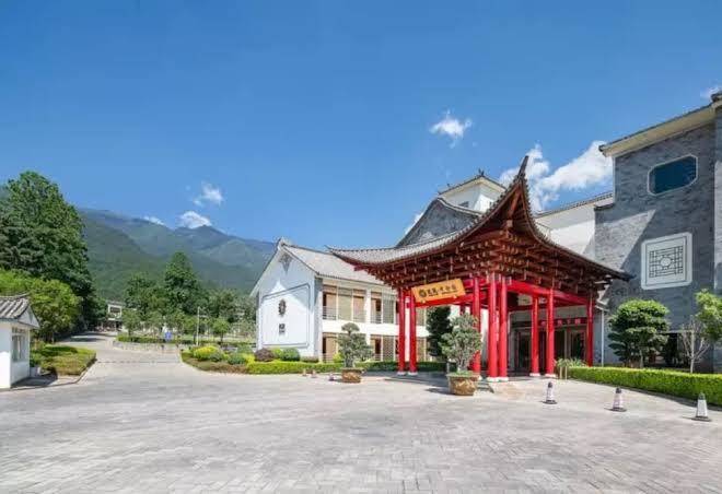 Floral Hotel Dali Zhonghefang Image