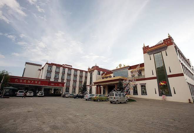 Shangri La Zhaxidele Hotel Image