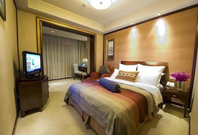 Hangzhou lingping grand hotel
