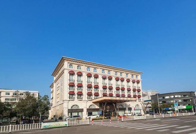 Deqing milan fashion hotel