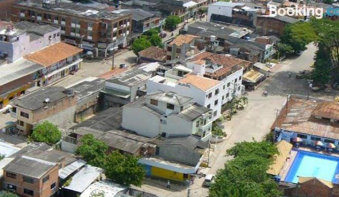 Hotel Caucasia Image