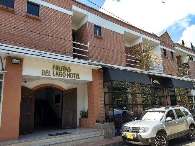 Hotel frutas del lago