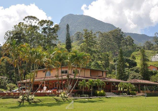 Hotel los robles