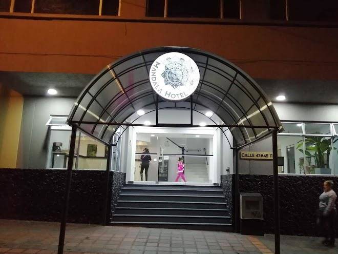 Hotel luxton