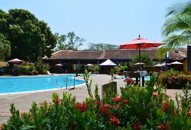 Hosteria florida tropical