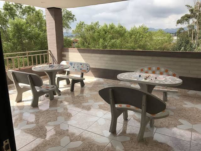 Hollywood paradise hotel