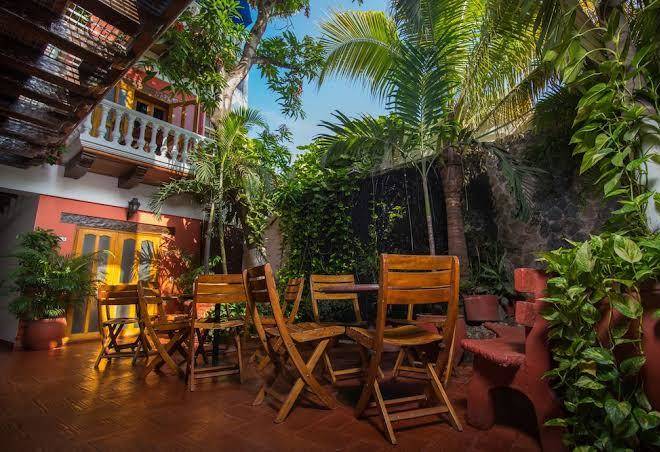 Hotel 3 banderas