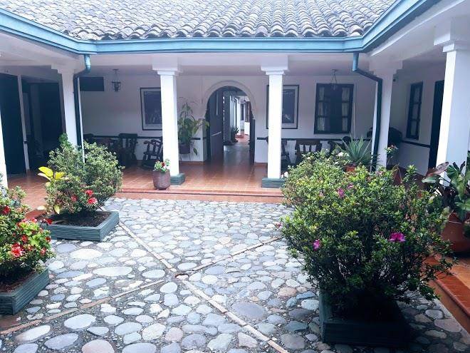 Hotel los portales