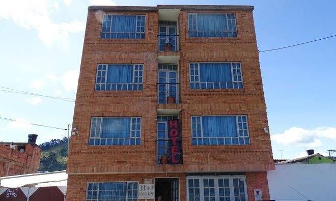 Hotel camelia real briceno