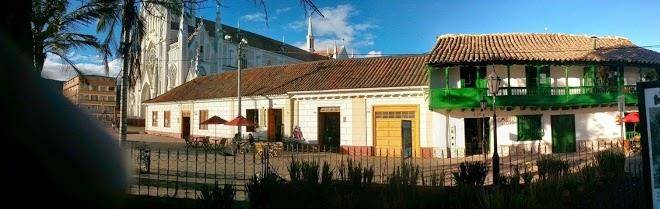 Hotel y restaurante la casona del parque