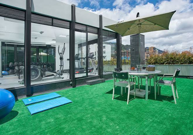 100 luxury suites