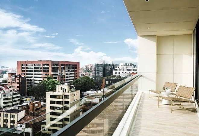 8010 Urban Living Image