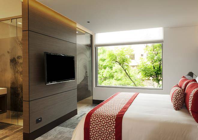 Ek hotel