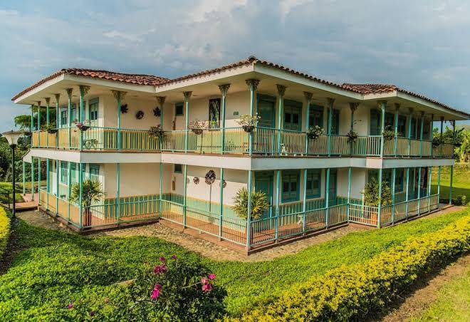 Hotel el eden parque del cafe