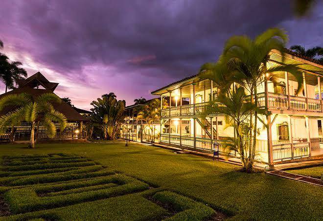 Decameron las heliconias