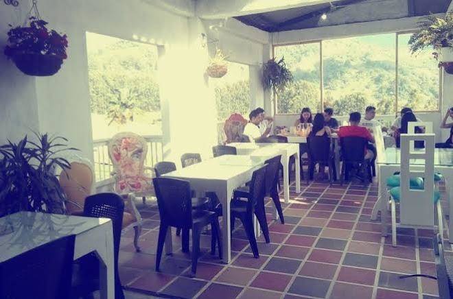 El patio hotel restaurante