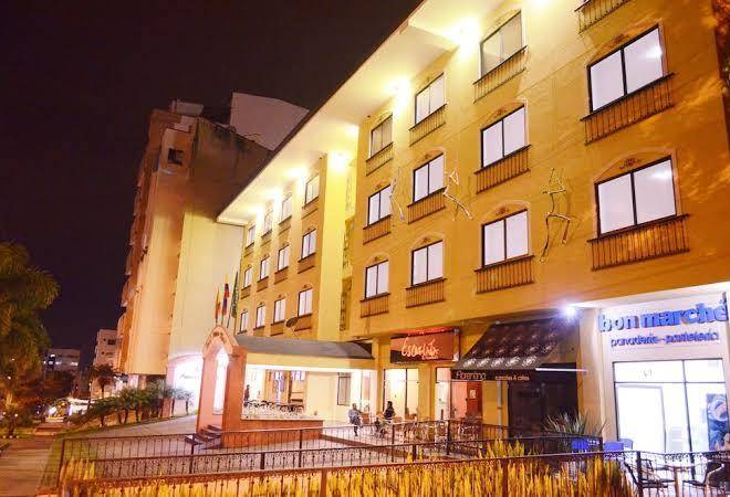 Hotel pinares plaza