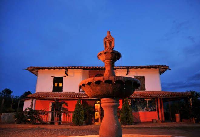 Santos de piedra