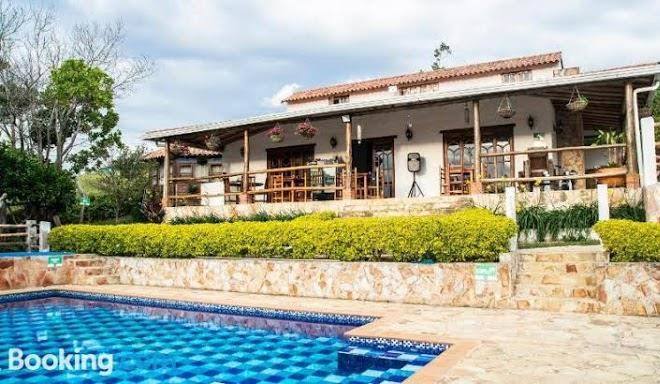 Hotel santa clara mesa de los santos