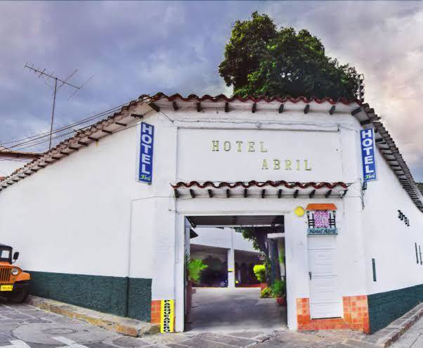 Hotel abril