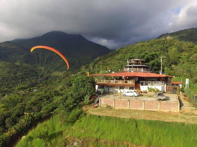 Batara Mirador De Parapente Image