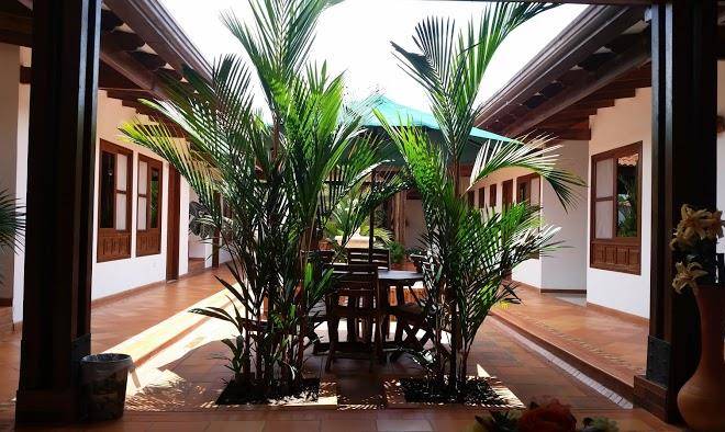 La riviera hotel colonial