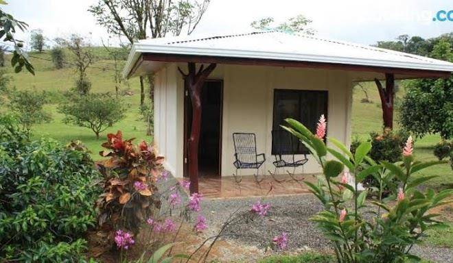 Rio celeste springs blue lodge