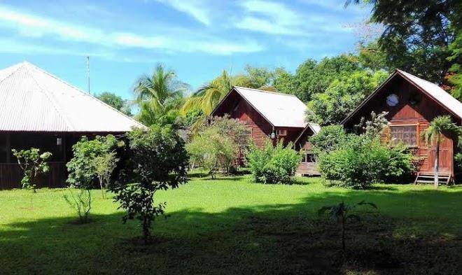 Hotel cabanas la teca