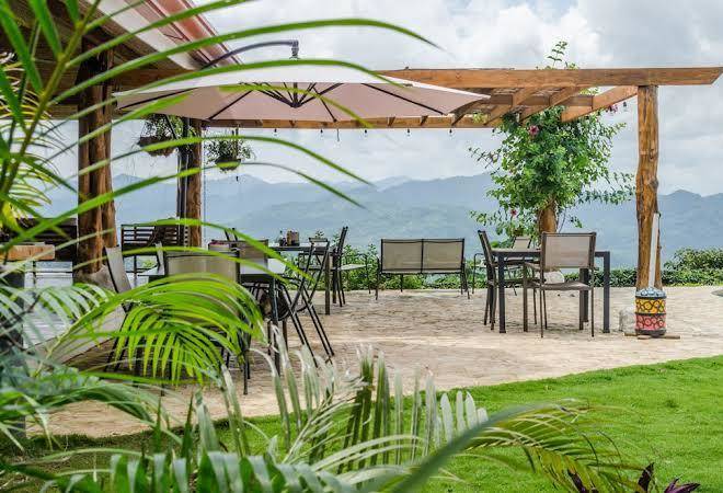 Hotel peace & lodge