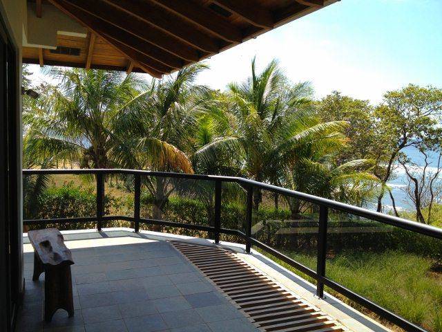 Oceanfront gem at la joya de lagarto