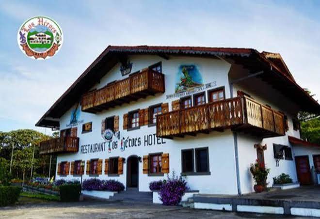 Hotel los heroes