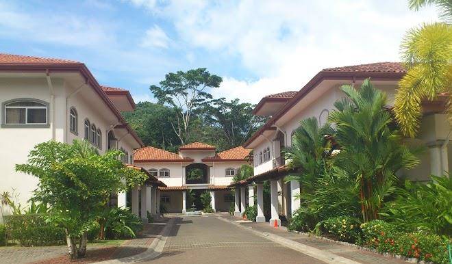 Condominios la reserve
