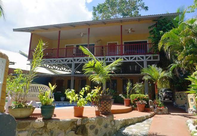 Cabinas Jimenez Image