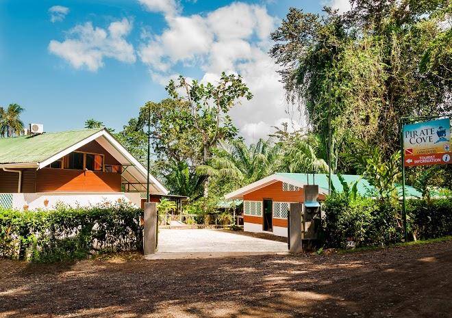 Hotel pirate cove