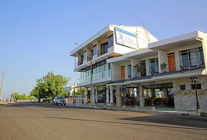 Hotel las brisas