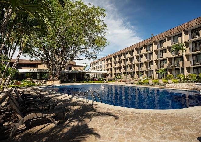Irazu hotel & studios