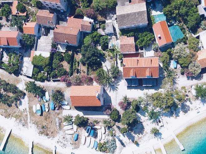 Vrnik arts club